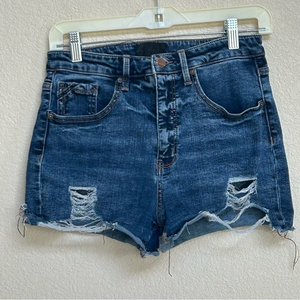 Buckle Black Shorts Women’s Fit No. 75 Distressed High Rise Denim 26 Raw Hem